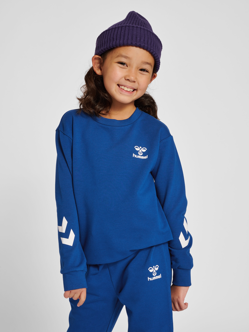 hmlVENTI TRACKSUIT, NAVY PEONY, model