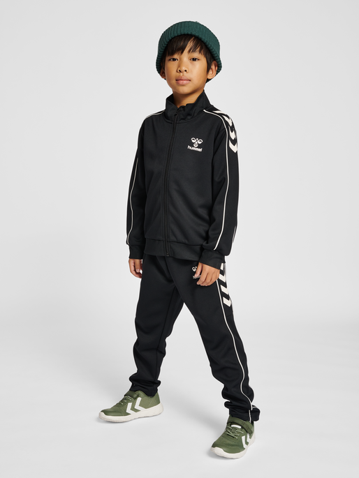 hmlTRACK TRACKSUIT, BLACK, model