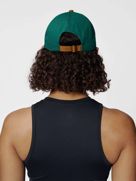 hmlBASEBALL CAP HUMMEL BEE, DARK GREEN, model
