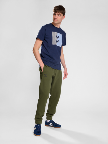 hmlACTIVE SWEATPANTS, OLIVE NIGHT, model