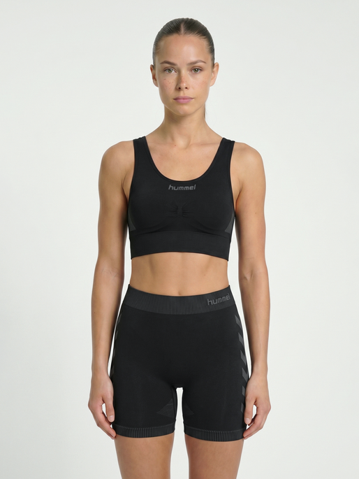 HUMMEL FIRST SEAMLESS BRA WOMEN, BLACK, model