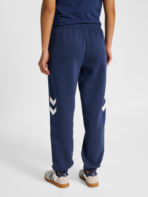 hmlLEGACY 2.0 W SWEATPANTS, DRESS BLUES, model