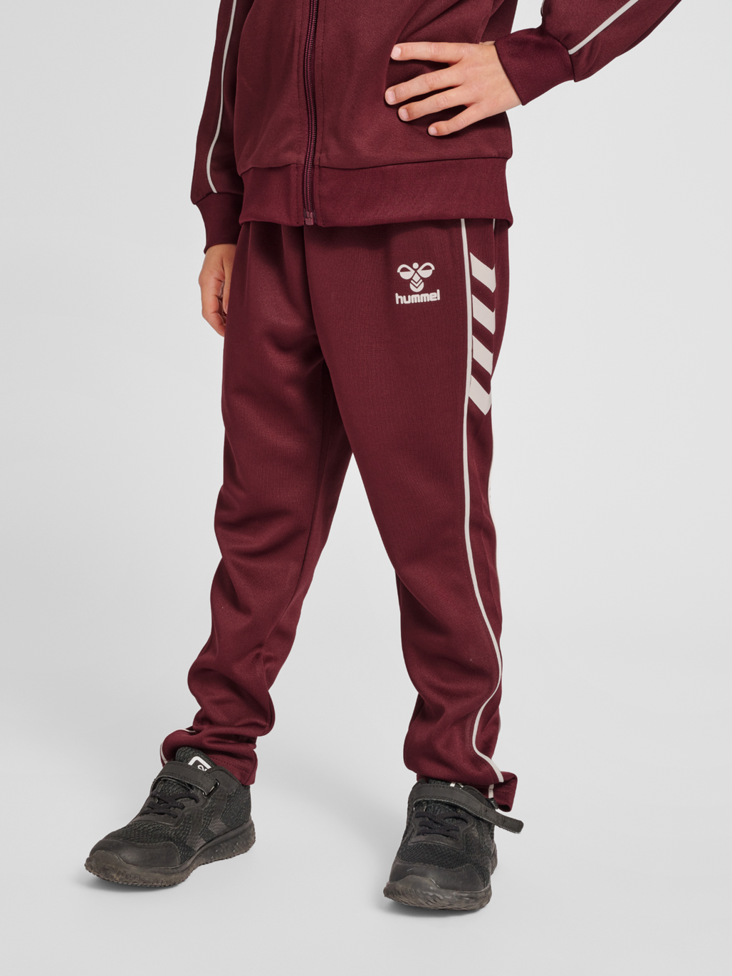 Tracksuit hummel best sale