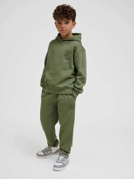 hmlCLEAN HOODIE, OLIVINE, model