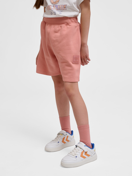 hmlCLEAN ADJUSTABLE SHORTS, ROSE DAWN, model