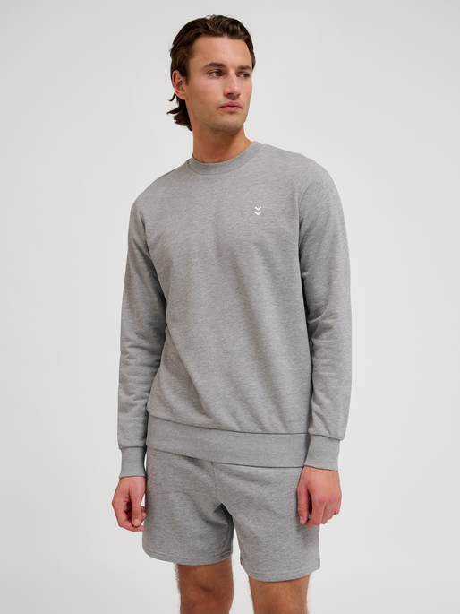 hmlPULSE SWEAT CREWNECK, GREY MELANGE, model