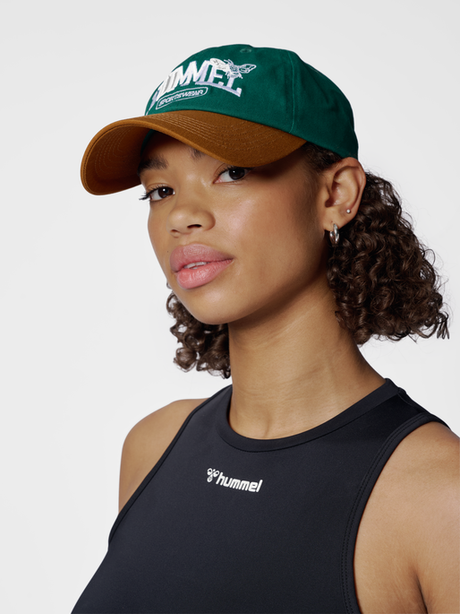 hmlBASEBALL CAP HUMMEL BEE, DARK GREEN, model