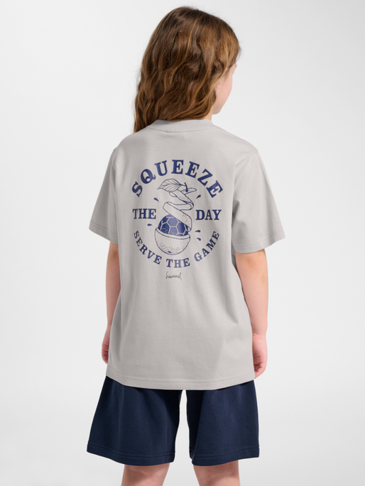 hmlJR REG GRAPHIC T-SHIRT S/S, VAPOR BLUE, model