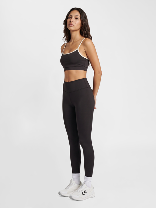 hmlBALANCE SPORTS BRA, AFTER DARK, model