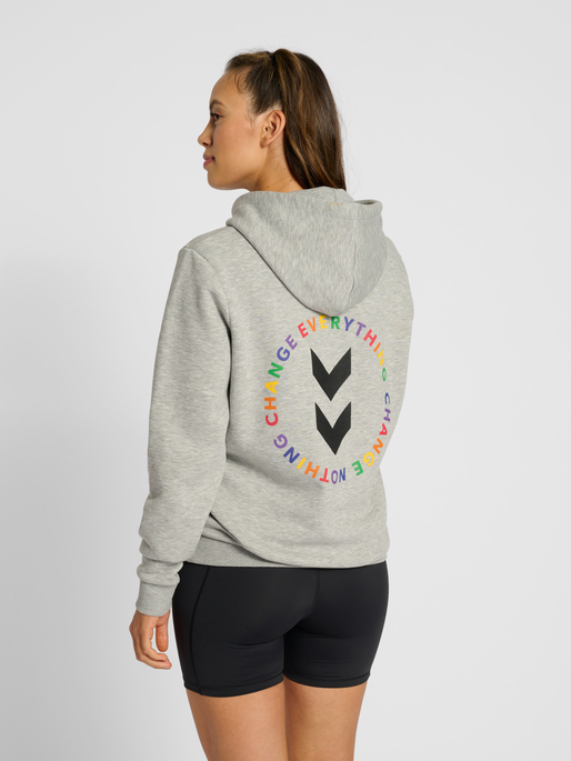 hmlEVERYTHING NOTHING HOODIE, GREY MELANGE, model