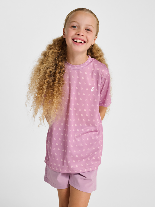 hmlJR BEE AOP T-SHIRT S/S, LAVENDER MIST, model