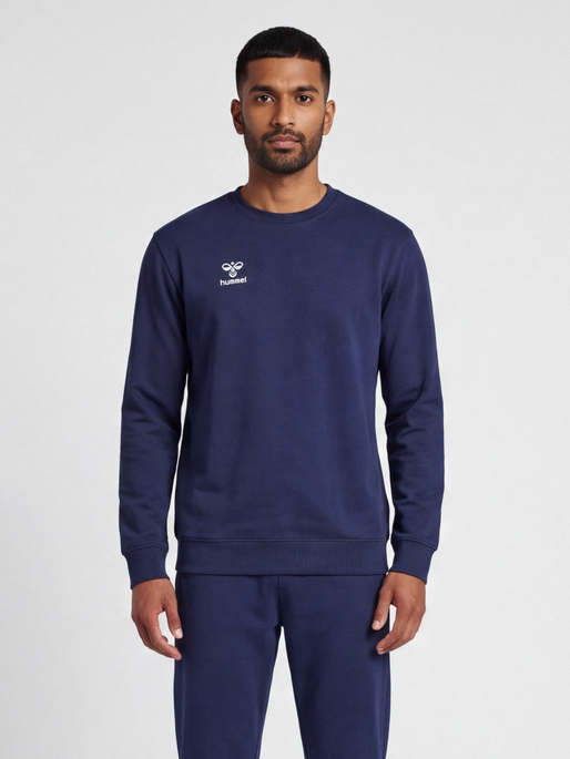 hmlGO 2.0 SWEATSHIRT, MARINE, model