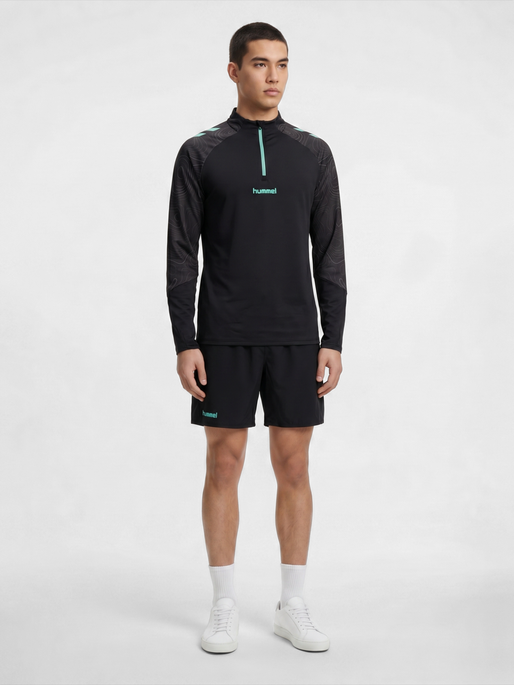 hmlBLAZE 2.0 TRAINING SHORTS, BLACK/POOL BLUE, model