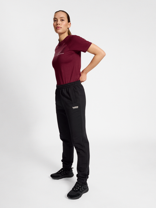 hmlNONI 2.0 T-SHIRT, 3661, model