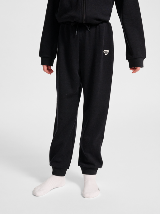 hmlJR WOOL PANTS BEE, BLACK, model
