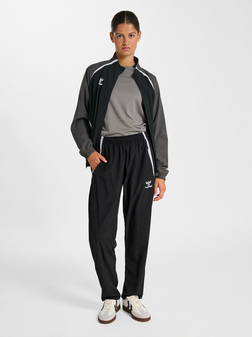hmlLEAD 2.0 WOVEN PANTS, BLACK, model