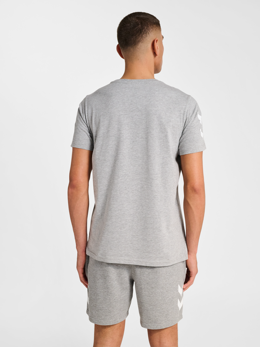 hmlLEGACY 2.0 T-SHIRT S/S, GREY MELANGE, model