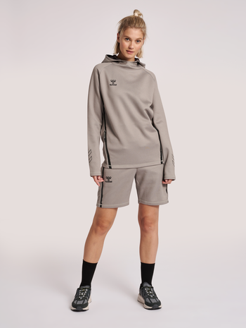 hmlCIMA XK SHORTS WOMAN, GREY MELANGE, model
