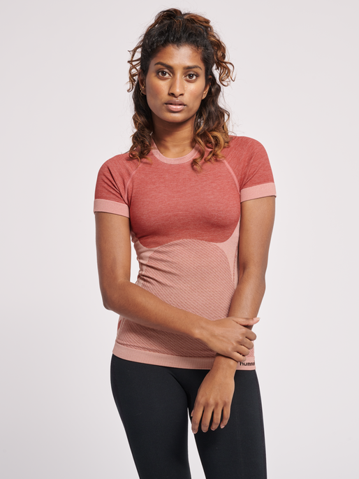 hmlCLEA SEAMLESS TIGHT T SHIRT