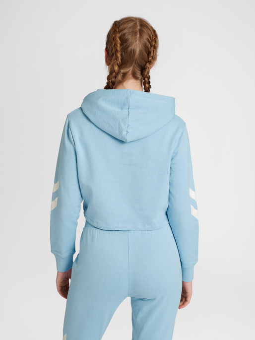 hmlLEGACY WOMAN CROPPED HOODIE, PLACID BLUE, model