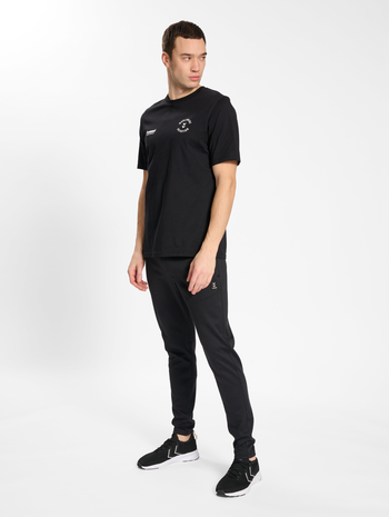 hmlLGC DEVOTION T-SHIRT, BLACK, model