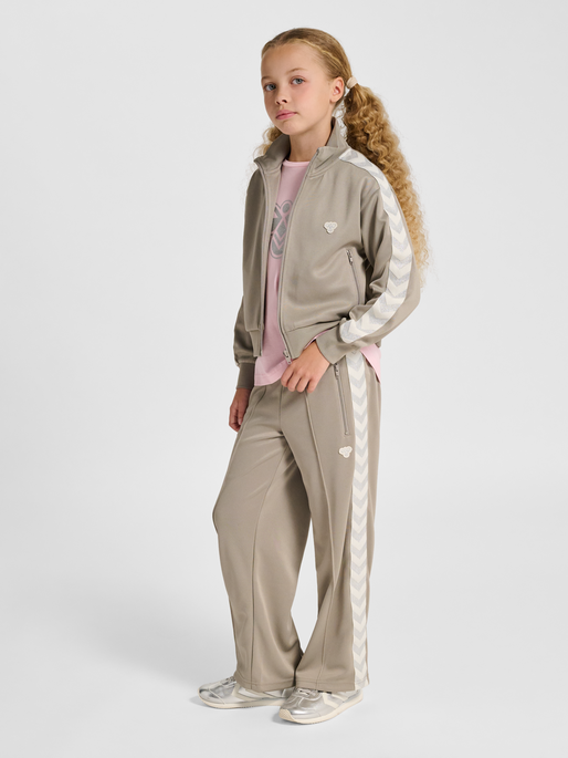 hmlJR REG POLY TAPE GIRL ZIP JACKET, ROCK RIDGE, model