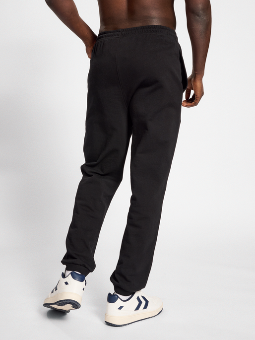 hmlIC TERRY SWEATPANTS, BLACK, model