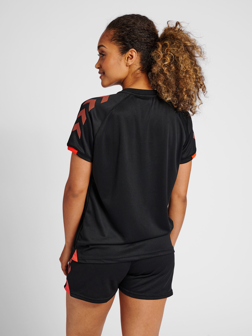 hmlGG12 ACTION JERSEY S/S WOMAN, 2953, model
