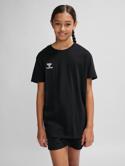 hmlGO 2.0 T-SHIRT S/S KIDS, BLACK, model