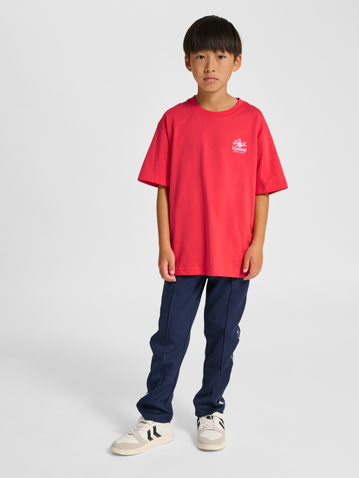 hmlJR LOOSE T-SHIRT S/S STADIUM, HIBISCUS, model