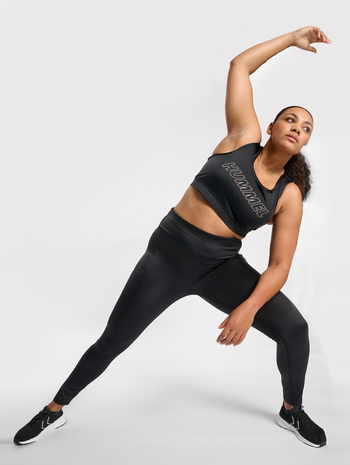 hmlTE CURVY SPORTS BRA PLUS, BLACK, model
