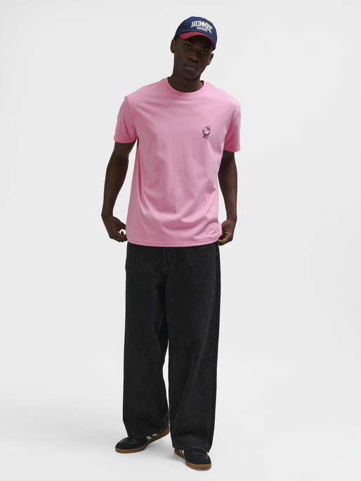 hmlLOOSE T-SHIRT S/S WRONG YELLOW, SACHET PINK, model