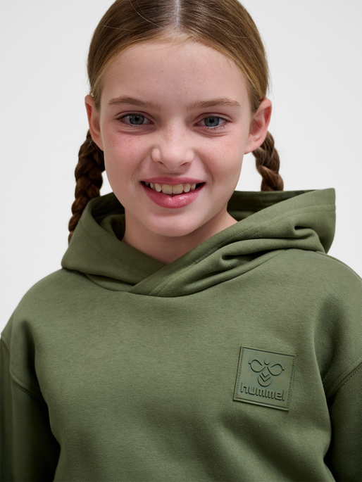 hmlCLEAN HOODIE, OLIVINE, model
