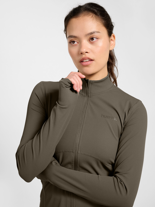 hmlPRIMA W RIB ZIP BLOUSE, MAJOR BROWN, model