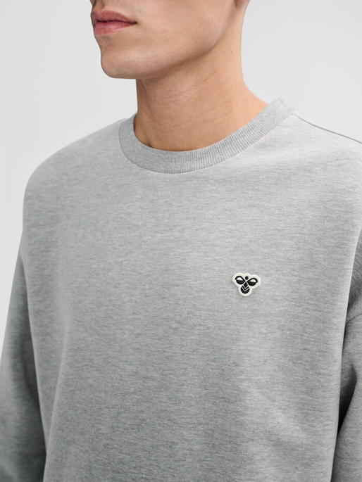 hmlLOOSE CREWNECK BEE, GREY MELANGE, model