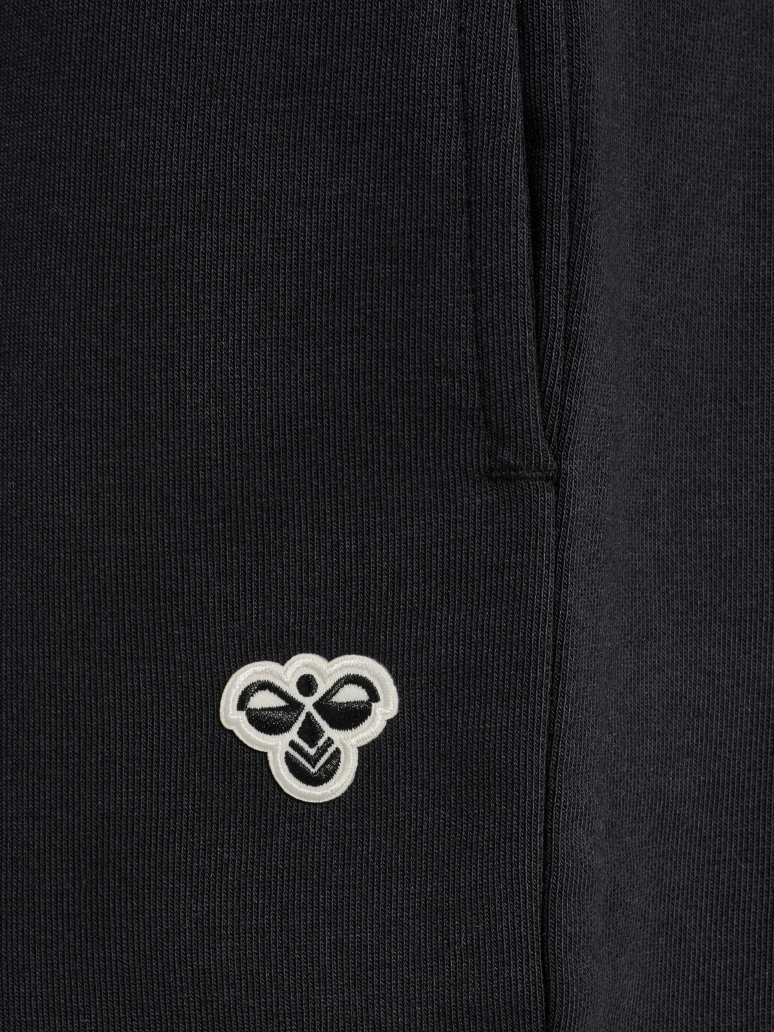 hmlJR LOOSE SWEAT SHORTS BEE, BLACK, packshot