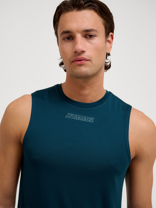hmlTE FLEX TANKTOP, REFLECTING POND, model