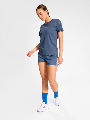 hmlACTIVE BEE CO TEE S/S WOMAN, VINTAGE INDIGO, model