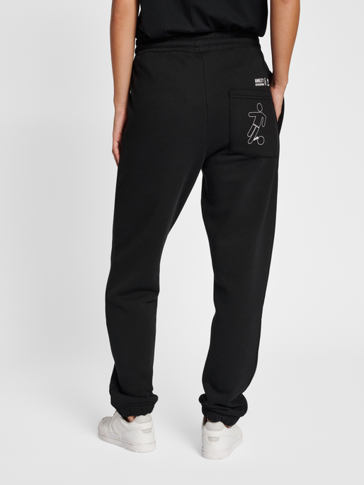 hmlAMNESTY SWEATPANTS, BLACK, model