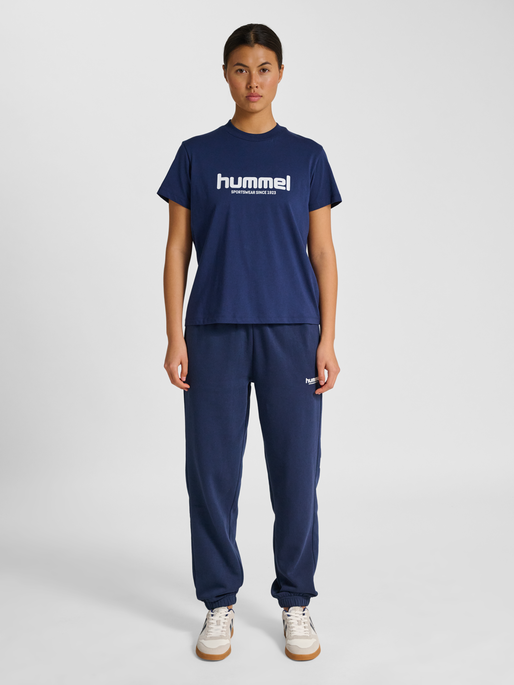 hmlLEGACY 2.0 W T-SHIRT S/S, DRESS BLUES, model