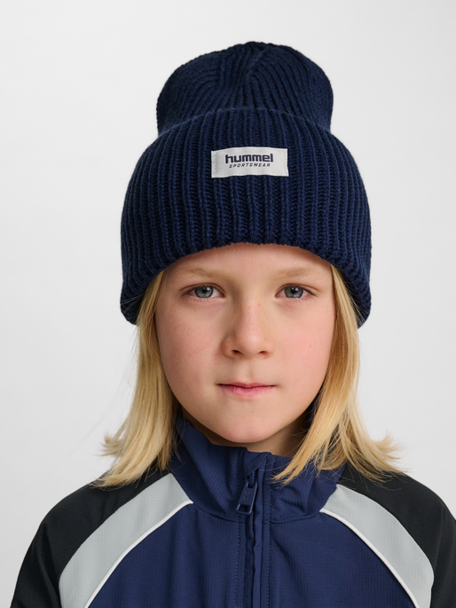 hmlJR HEAVY RIB KNIT BEANIE, DRESS BLUES, model