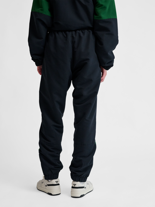 hmlTRACKSUIT PANTS SPORTSWEAR, BLACK, model
