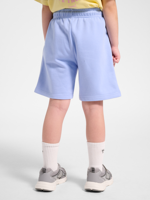 hmlJR SUMMER SWEAT SHORTS, SERENITY, model