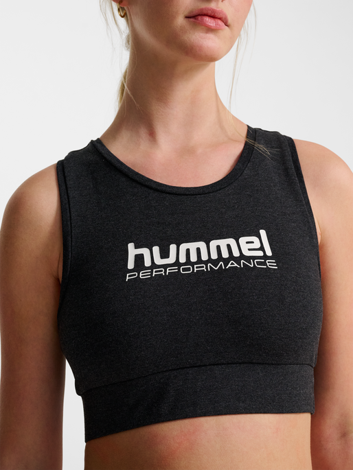 hmlPULSE LOGO LIGHT SUPPORT BRA, BLACK MELANGE, model