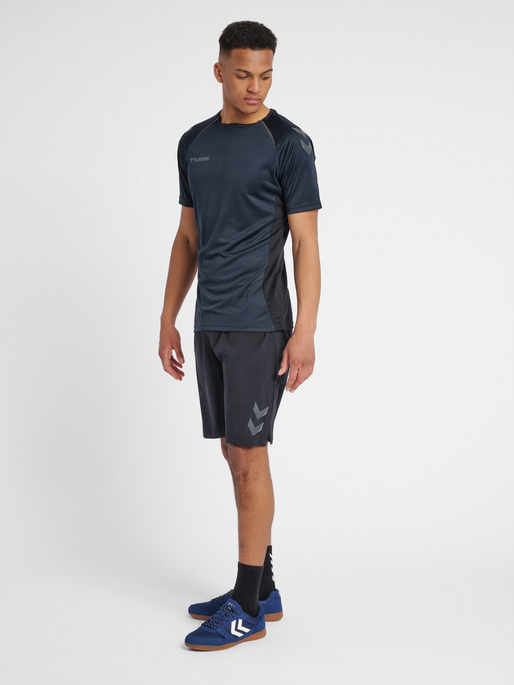 hmlAUTHENTIC PRO WOVEN SHORTS, 2267, model