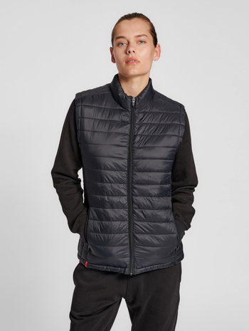 hmlRED QUILTED WAISTCOAT WOMAN, BLACK, model