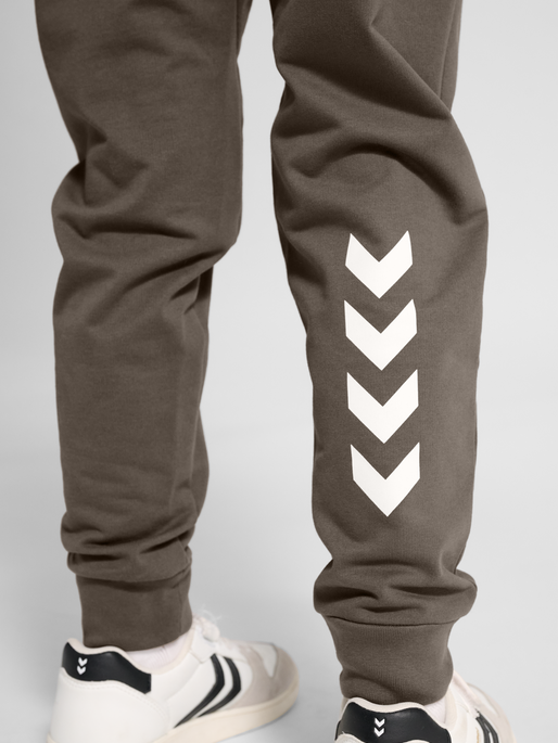 hmlJR REGULAR ADJ WAIST PANTS, DARK NIGHT, model