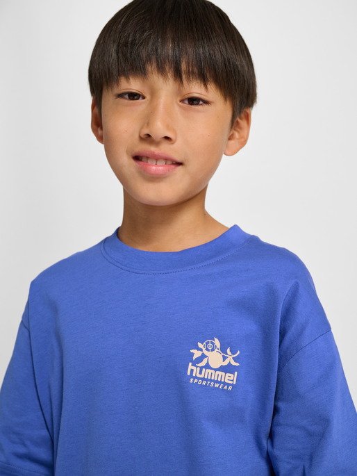 hmlJR LOOSE T-SHIRT S/S STADIUM, DAZZLING BLUE, model