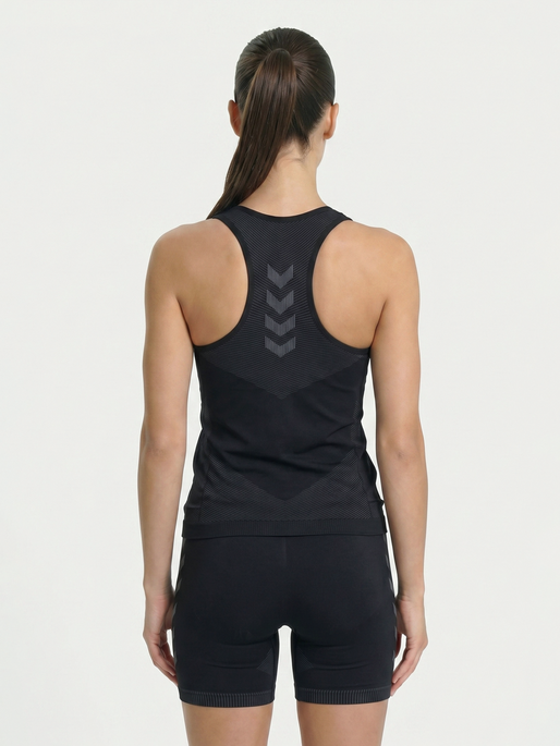 HUMMEL FIRST SEAMLESS TANK TOP WOMAN, BLACK, model