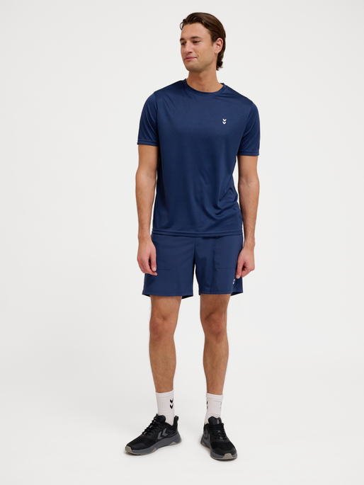 hmlPULSE TRAINING  T-SHIRT S/S, DRESS BLUES, model